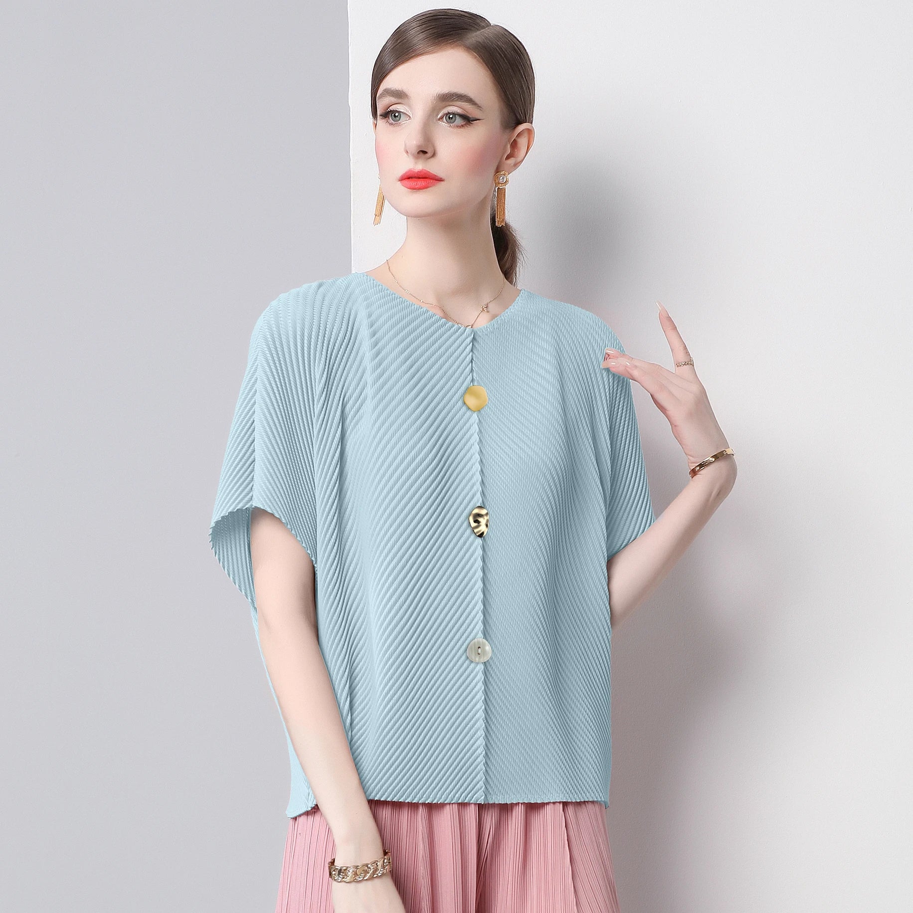 Artistic Button Plissé Short Sleeve Blouse