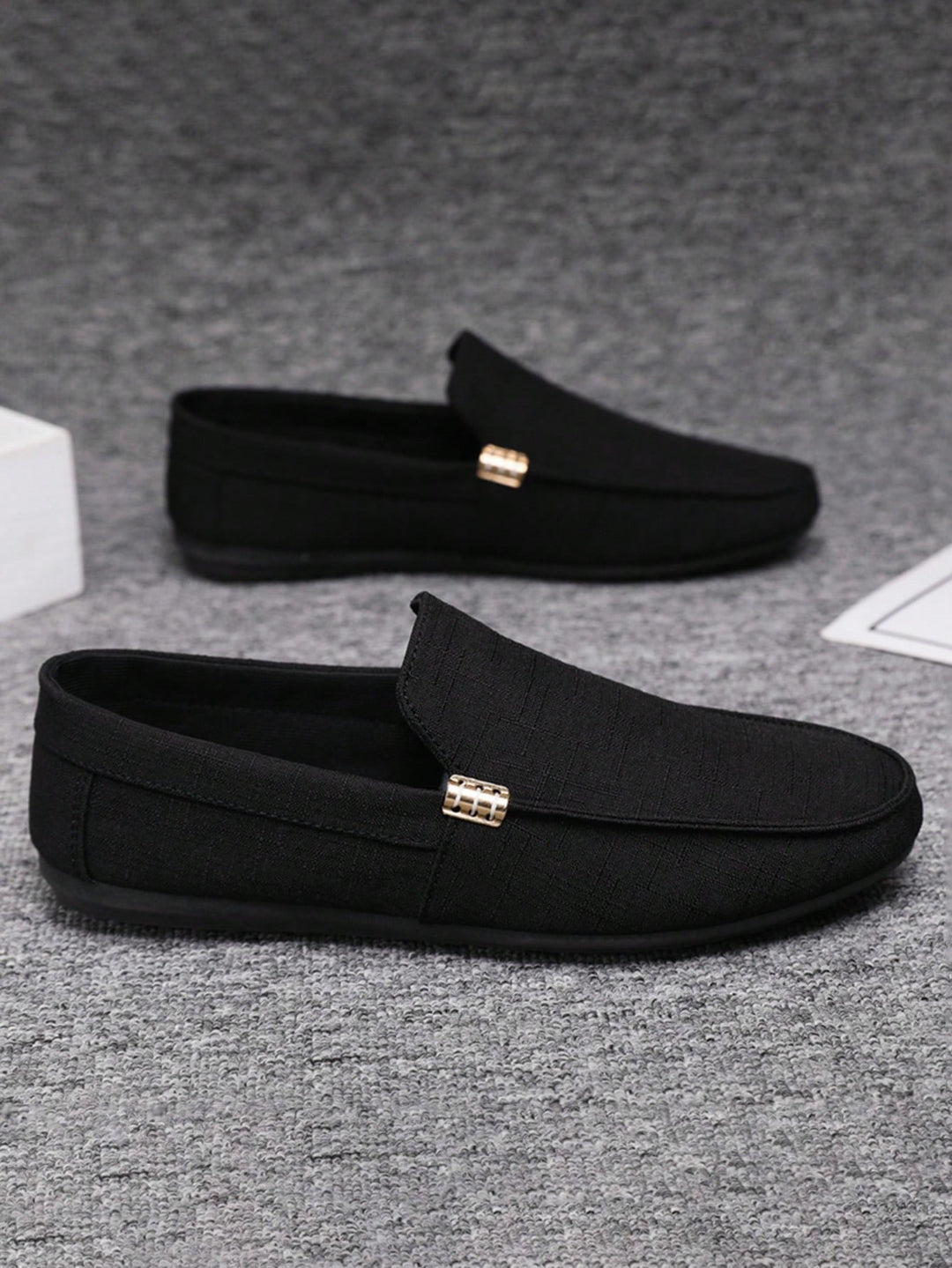Men's Textured Hardware Slip On Loafers