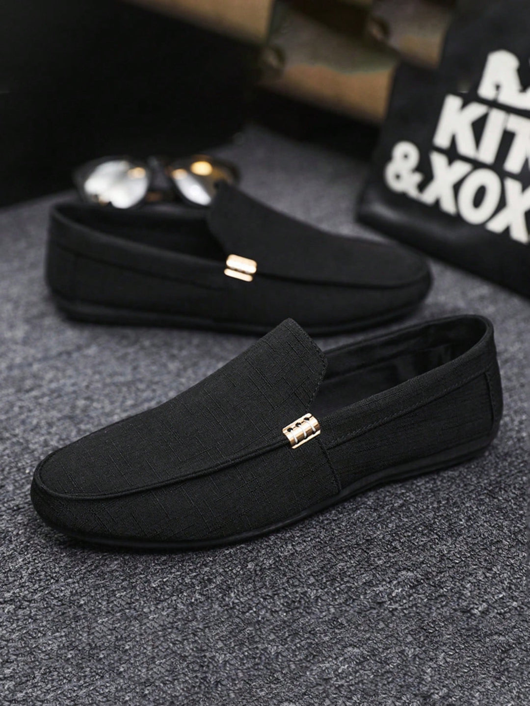Men's Textured Hardware Slip On Loafers