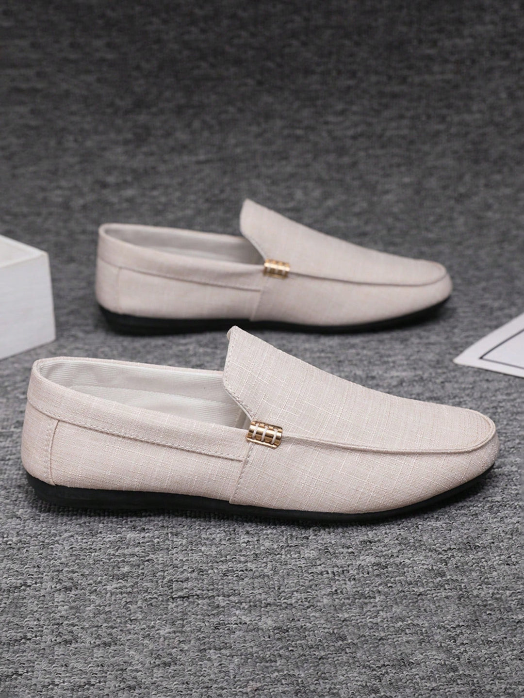 Men's Textured Hardware Slip On Loafers