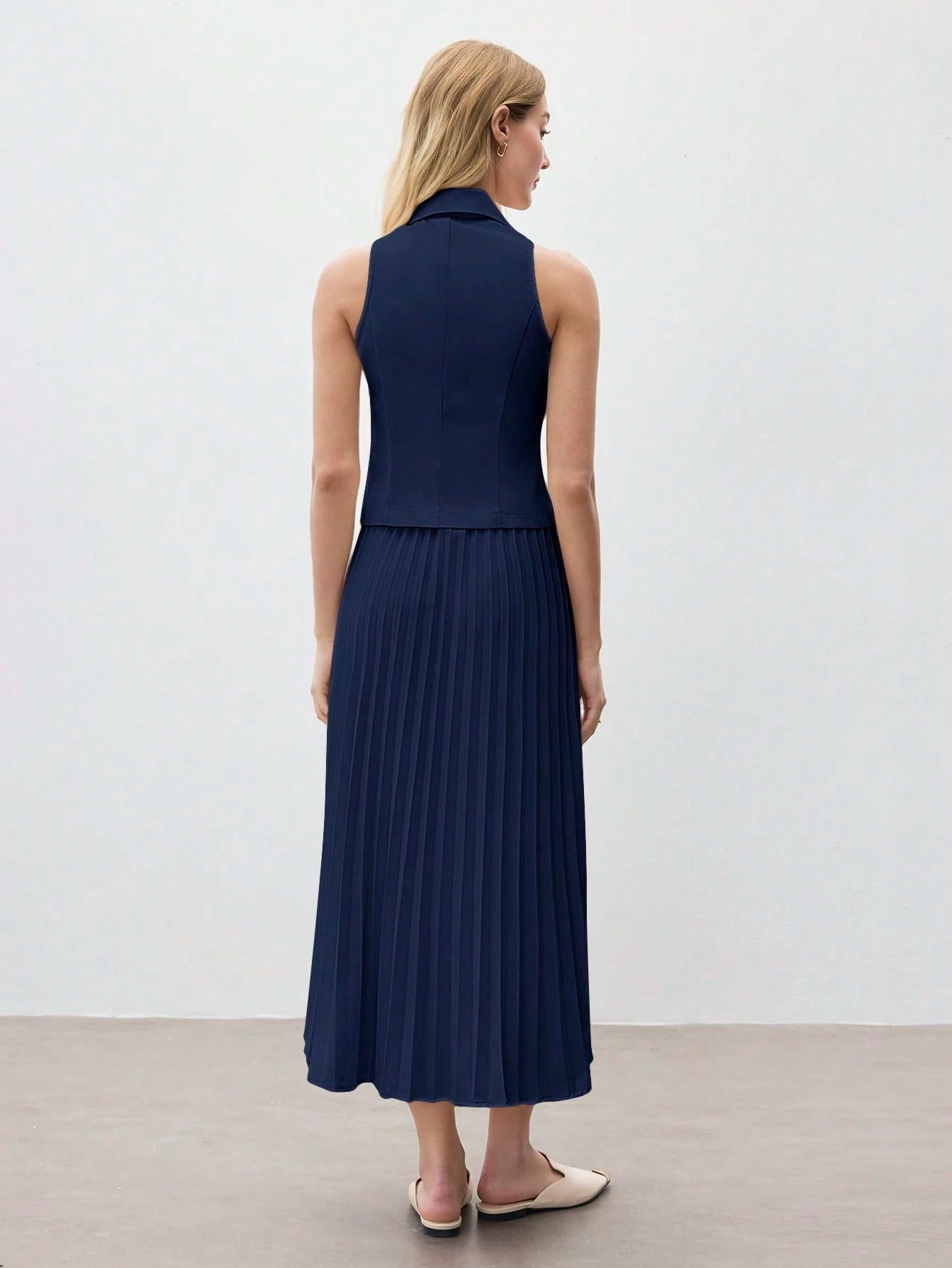 Sleeveless Waistcoat Pleated Skirt Set